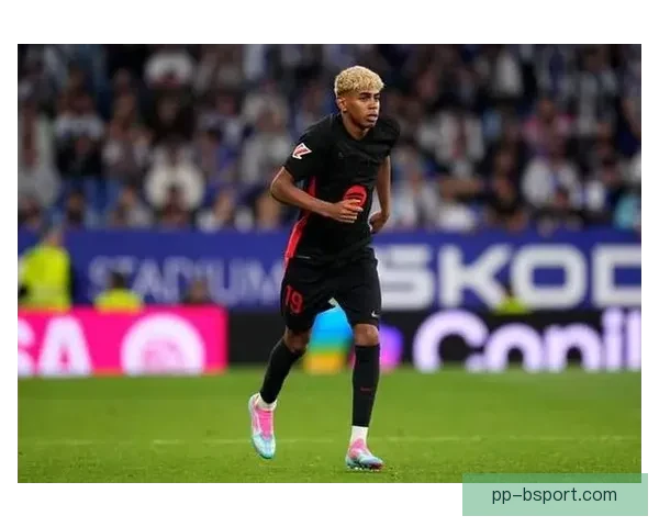 巴萨官方宣布亚马尔成为金球奖重点宣传对象 引领未来足坛新星之路