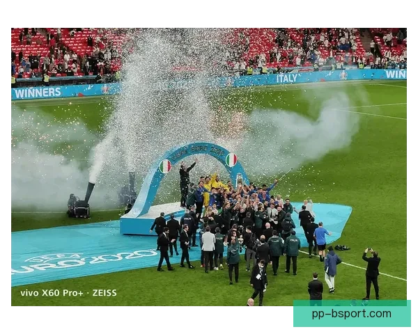 恩德里克年满十八岁首次亮相伯纳乌球场引发全场瞩目